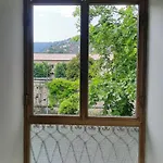 Ferry House Apartment *