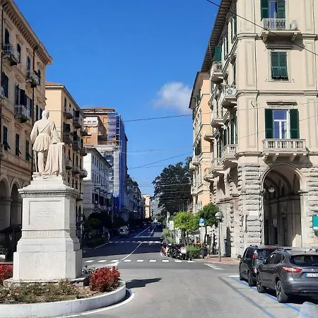 Ferry House דירה *